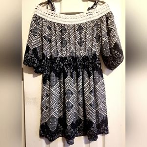 BCX juniors size cold shoulder dress